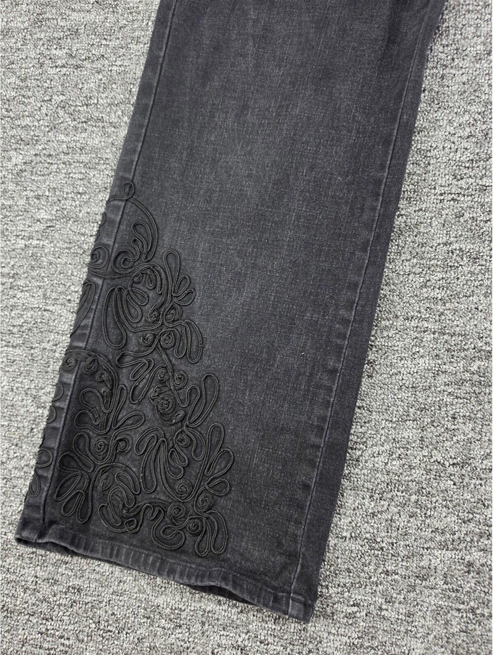 Avenue Jeans Women Plus Capri Black Dark Wash Embroidered Stretch 5-Pocket - Picture 5 of 15